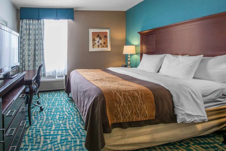 Hotel In Fort Lauderdale Comfort Inn Suites Fort Lauderdale