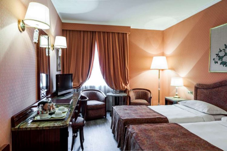 Galleria Vittorio Emanuele II Milan Hotel - Doria Grand Hotel in