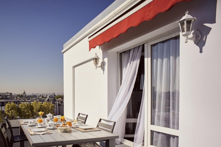 Rooftop Suite with Terrace