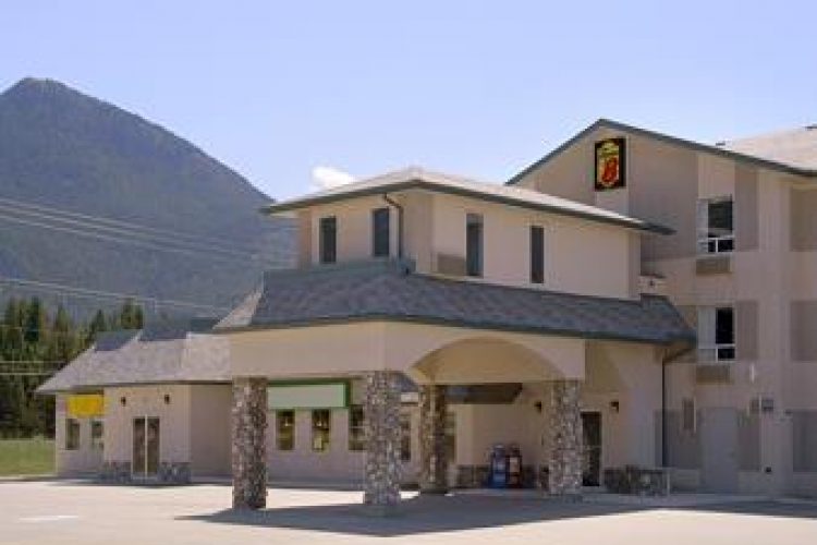 Welcome to the Super 8 Invermere